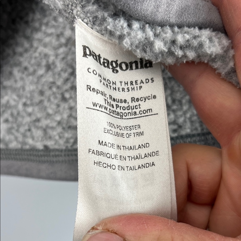 Patagonia Women's Gray V-Neck Sweater - Picture 5 of 9